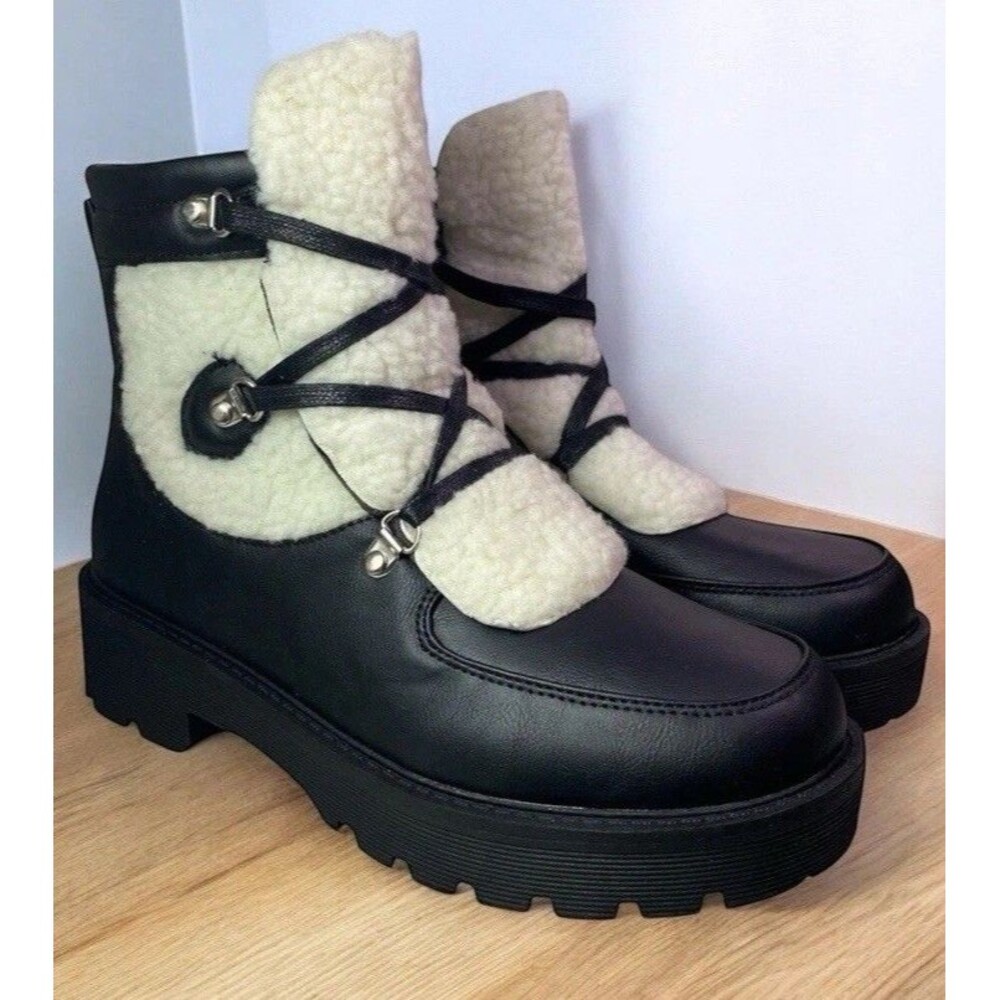 Tinstree Black Faux Leather Lace Up Combat Boots with White Fur, Women’s 8, NEW